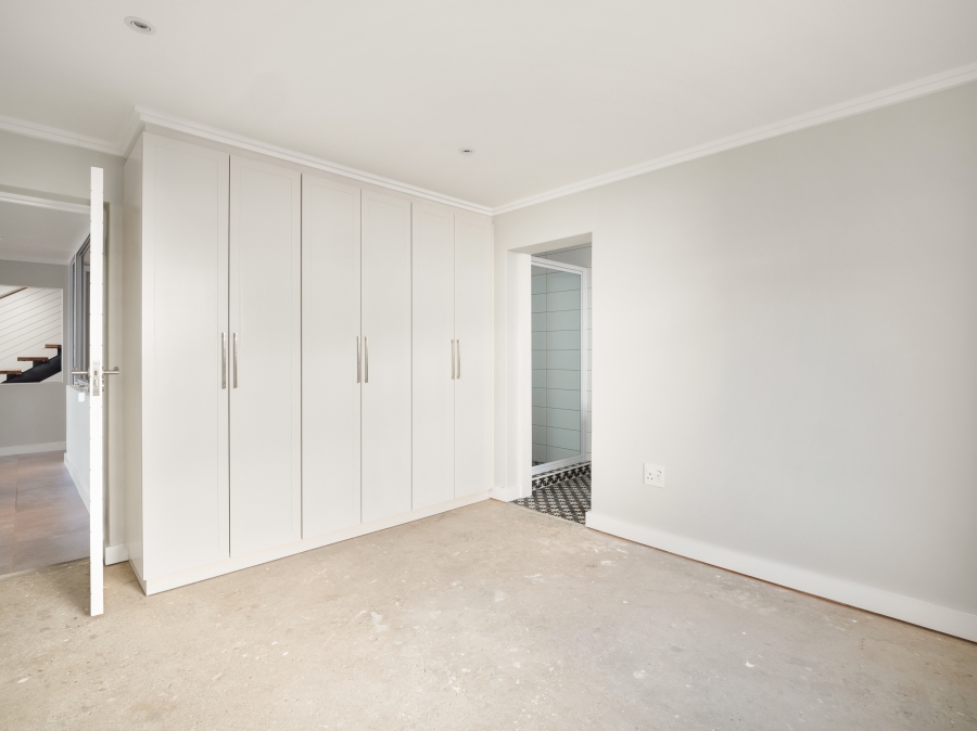 5 Bedroom Property for Sale in Paradise Western Cape